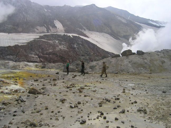 Mutnovskaj_krater_2006_01.jpg