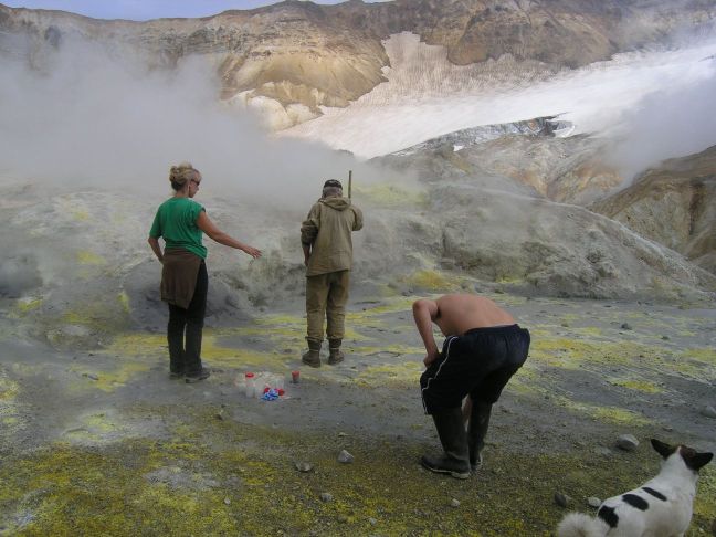 Mutnovskaj_krater_2006_02.jpg