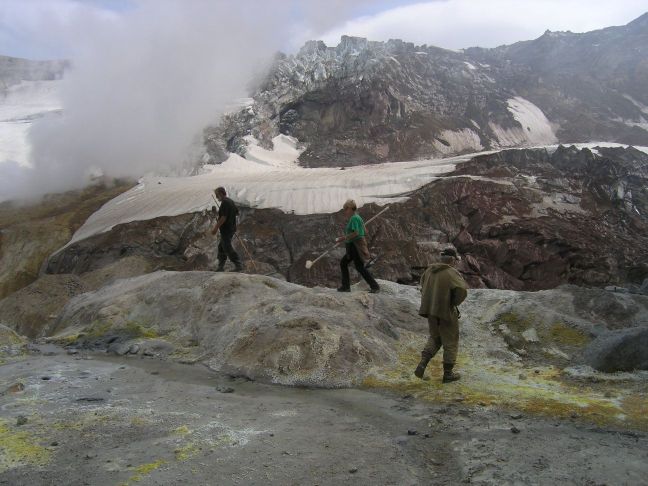 Mutnovskaj_krater_2006_03.jpg